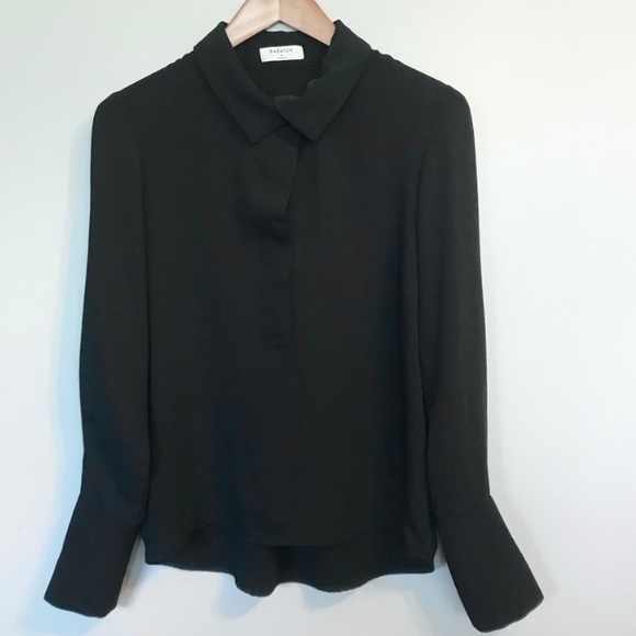 Aritzia Tops - NWOT Aritzia Babaton Black Kalmuss Blouse